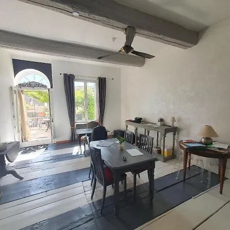 Maison Capucine بيت ضيافة