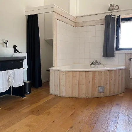 Maison Capucine بيت ضيافة Mèze