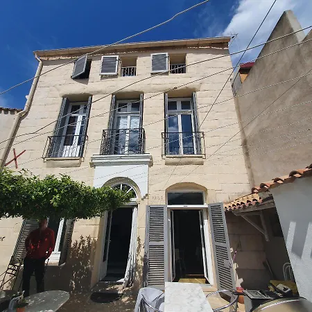 Maison Capucine בית הארחה 3*